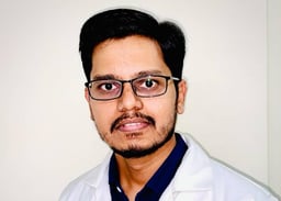 Dr. PRAVEEN VASAMSETTY